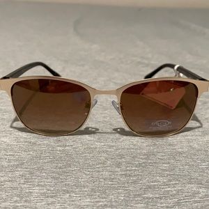Oscar women’s sunglasses NWT